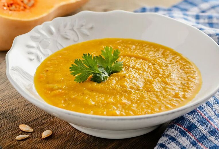 Pumpkin porridge soup is a healthy and easy-to-eat first course. 